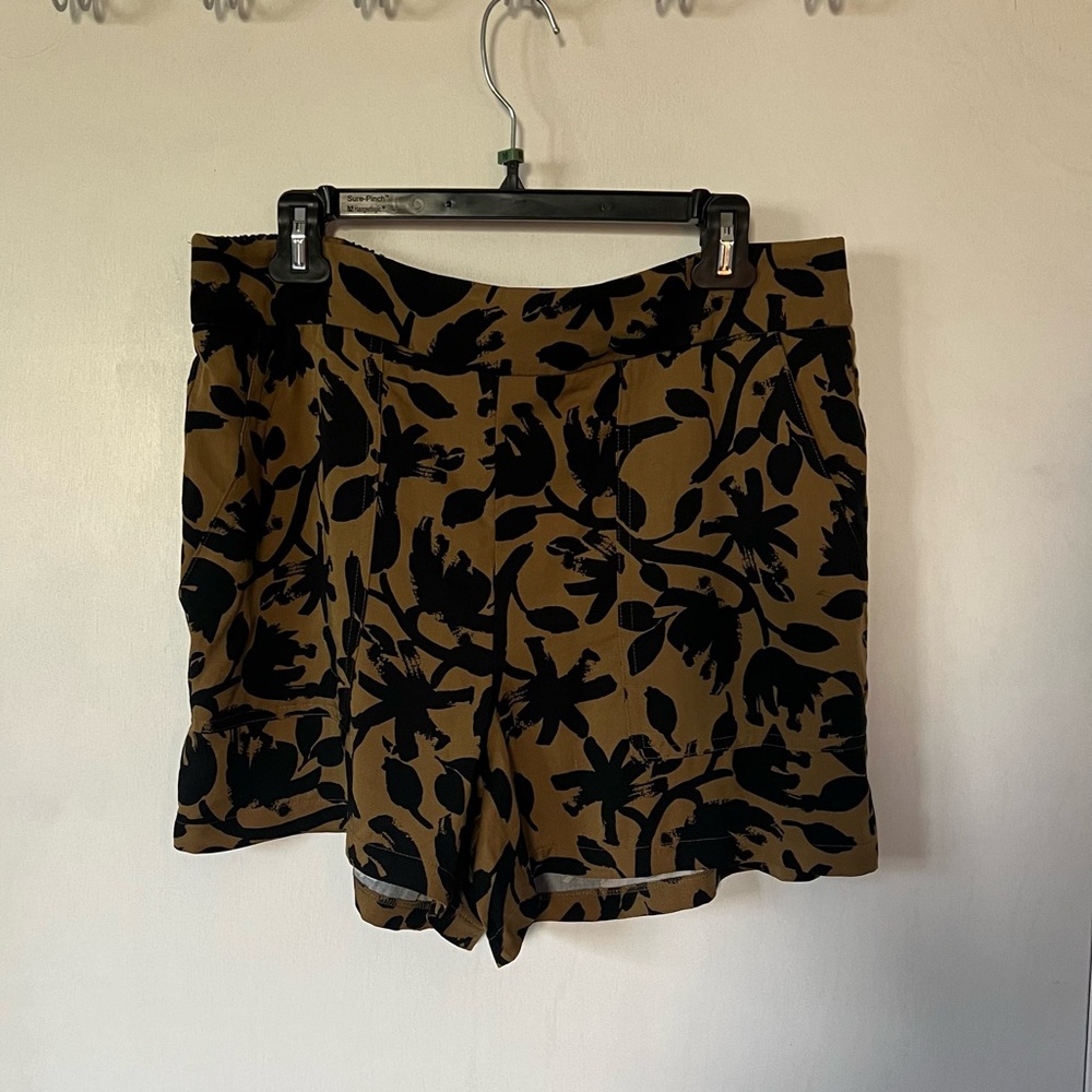 Nine West Mid Rise Patch Pocket Pull On Shorts